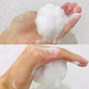 エムアイエムシーの洗顔を泡だてたところ