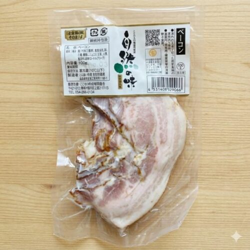 自然の味の無添加ベーコンのパッケージと原材料欄の写真
