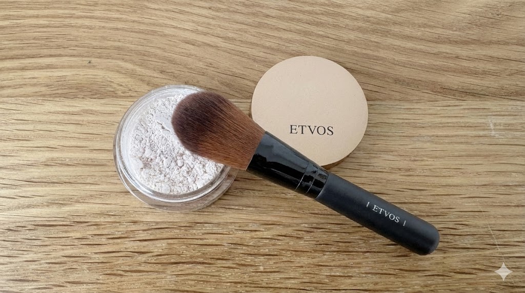 エトヴォスのお試しセットのフェイスブラシとパウダーの写真