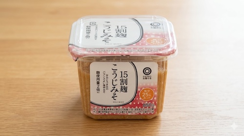 みなさまのお墨付き 15割麹 こうじみそのパッケージの写真